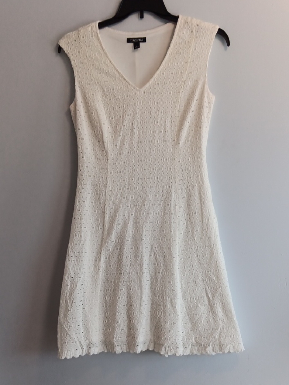 Roz & Ali Off-White Eyelet V-Neck Midi Dress